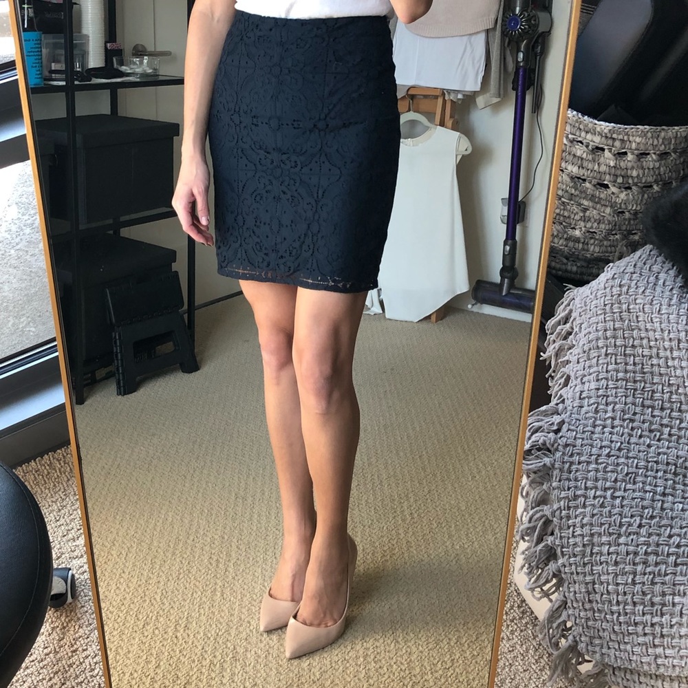 Navy flat lace pencil skirt
